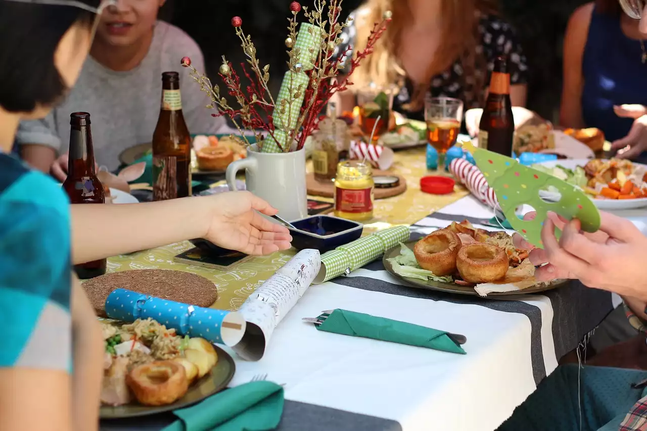 Cómo planificar una cena romántica para dos en casa